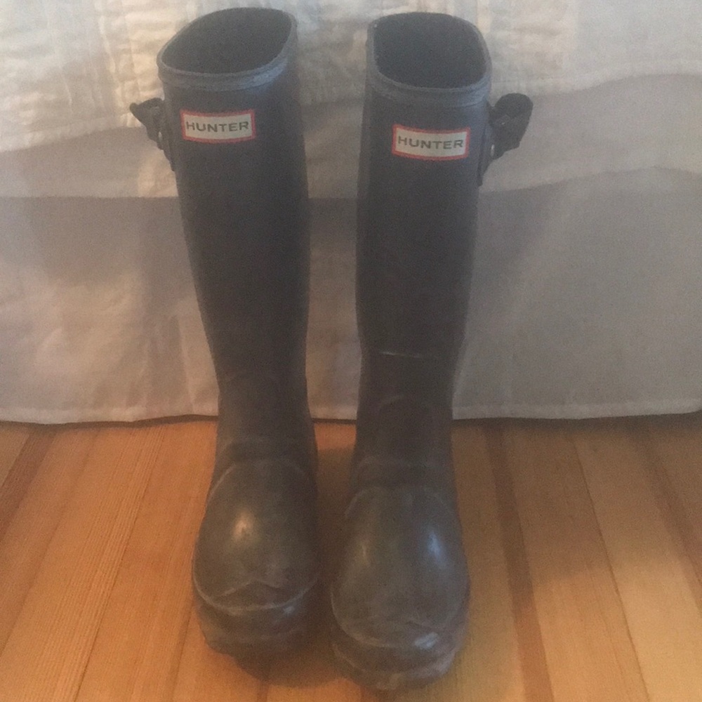 Hunter wide calf rain boots!